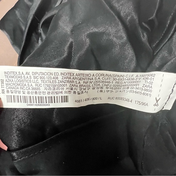 NWT Zara black satin one shoulder crop top blouse with chain strap size L - Picture 9 of 11